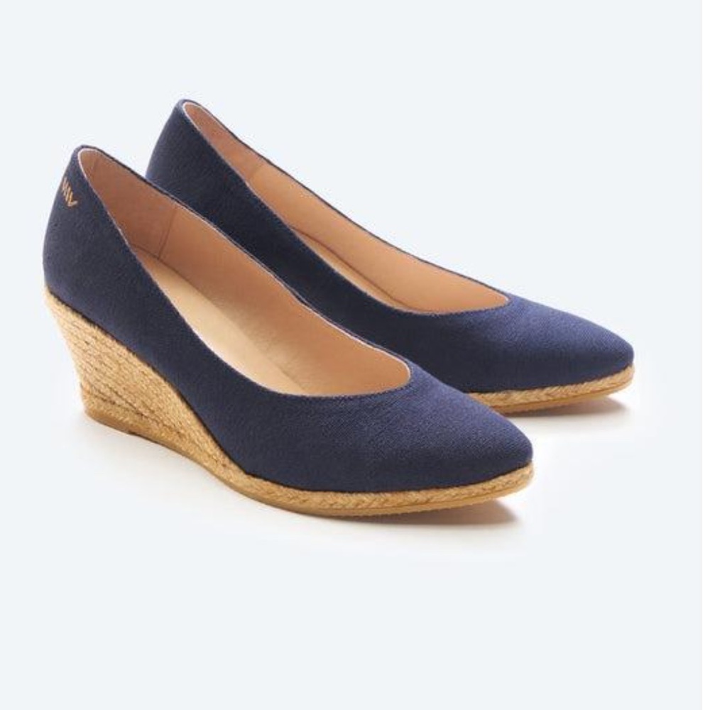 NWOT Viscata Marquesa Espadrille Roses Canvas V Cut Navy Wedge Size 39 US 8